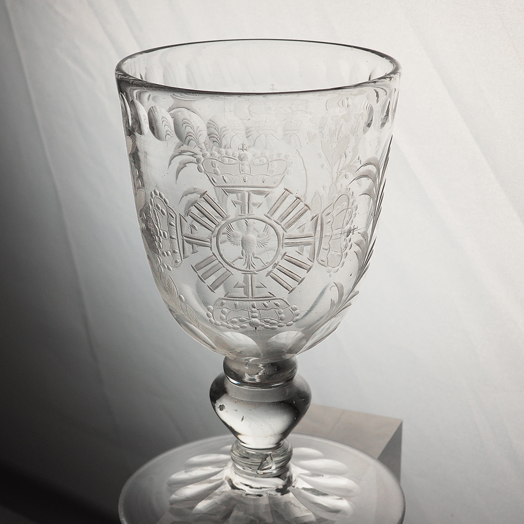 Ein Pokal aus Glas aus der Regierungszeit Friedrichs III von Brandenburg