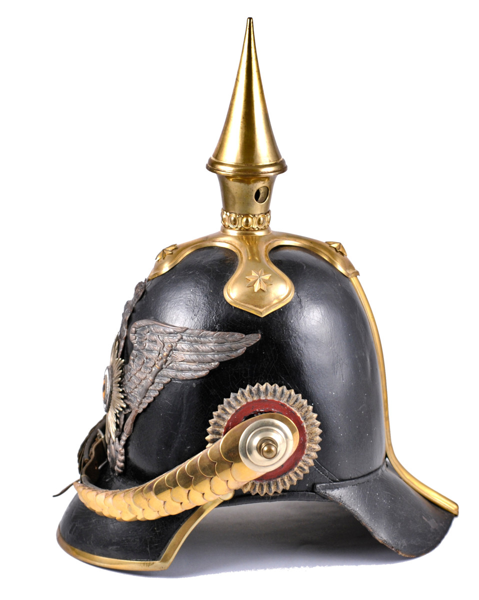 Helm eines preußischen Garde-Offiziers mit der Bundeskokarde schwarz-rot-gold